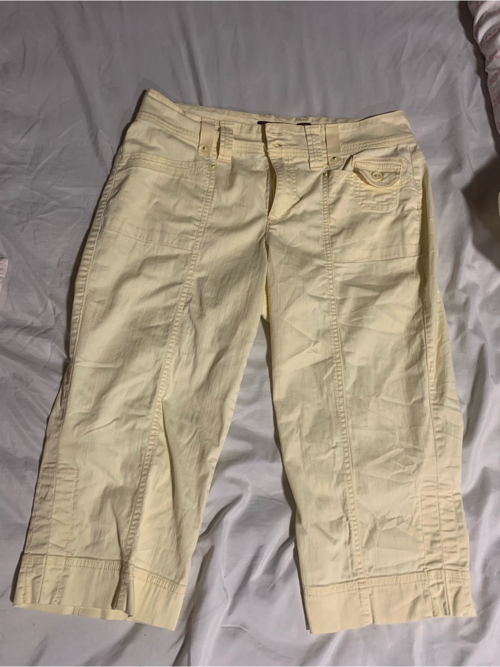 Gloria Vanderbilt Pale Yellow Cotton-Blend Capris